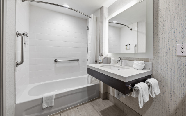 Holiday Inn Express Sunnyvale - Silicon Valley by IHG