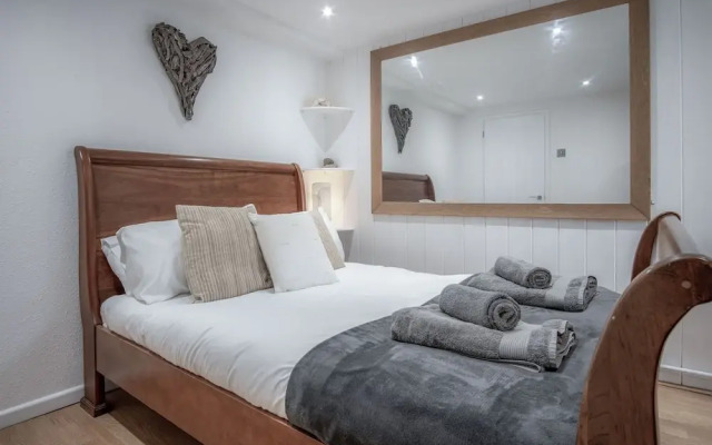 Captains Walk - 4 Bedroom Apartment - Saundersfoot