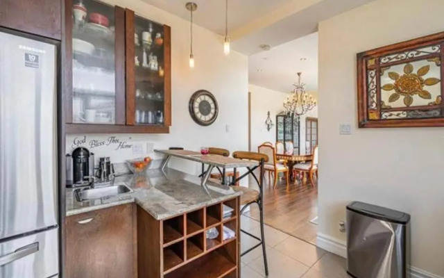 Sleeps6-apartment-parking-balcony-patio