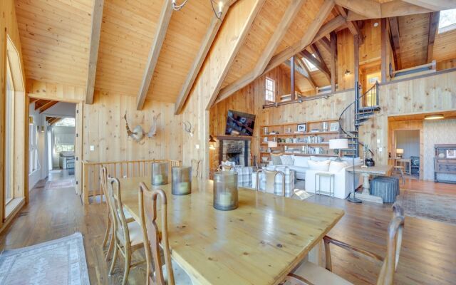 Stunning Cashiers Vacation Home w/ Mountain Views!