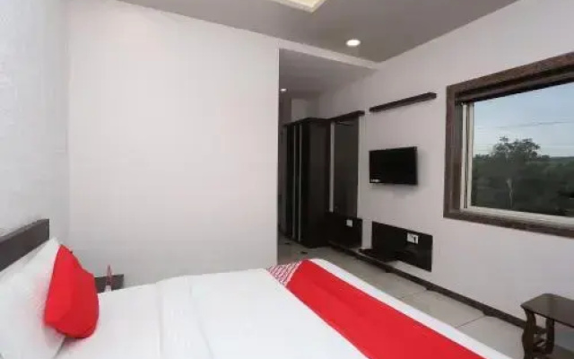 OYO 19312 Hotel Shiv Shakti