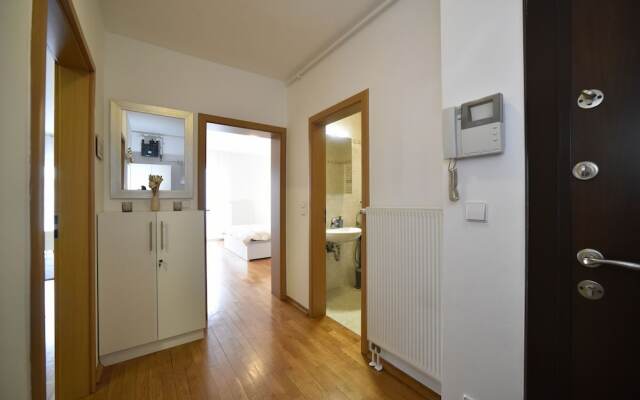 LXXVII Apartment