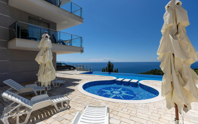 Altezza 14 Premium Tophill best view and pool