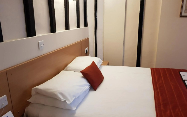 Cedars Hotel