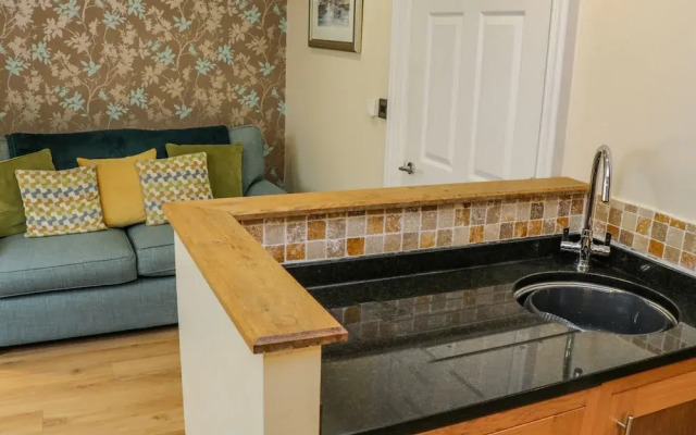 Apartment 6