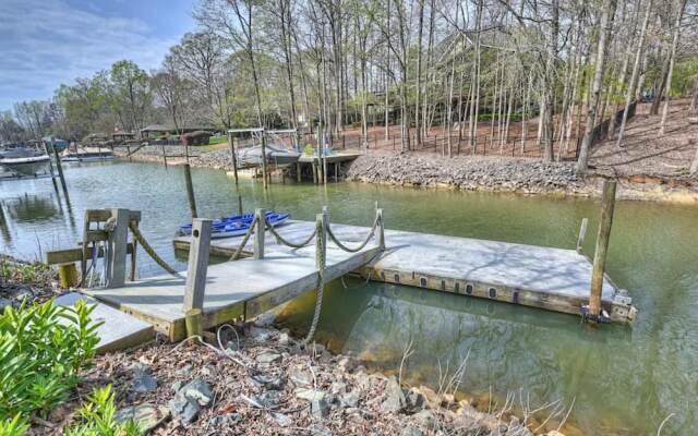 Porch Paradise by Avantstay New Pool, Firepit