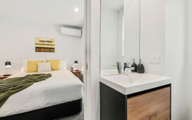 Bright, Modern, Plush - Brand New Townhouse