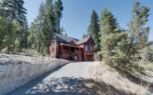 North Lake Hideaway Prime Locale for Outdoor Fun