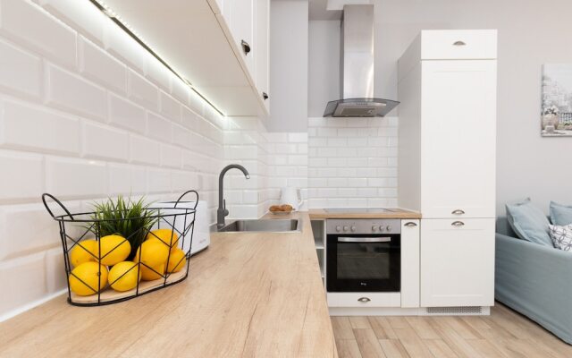 Sky Blue Apartment Waszyngton by Renters