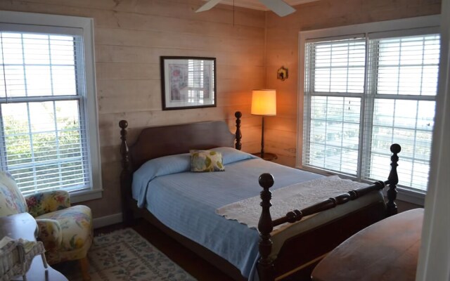 Sea Cliff - 4 Br Home