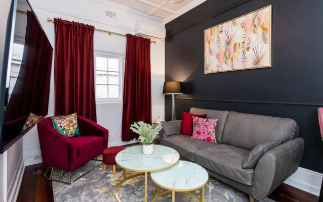 The 1920s - 'the Golden Palm' Suite Apartment
