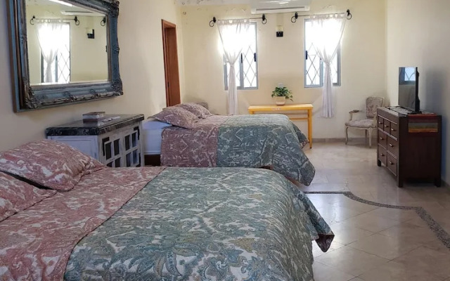 Linda Propiedad de 5 Habitaciones