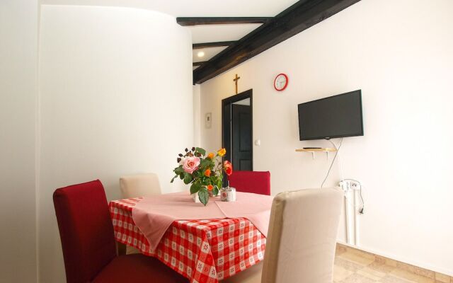 Apartments Dragica 1251