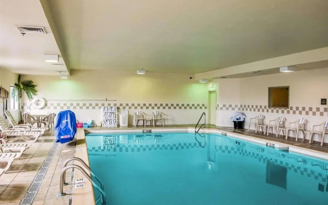 Comfort Inn & Suites