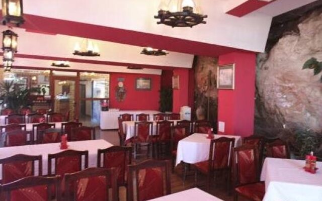 Ribarska Sreshta Family Hotel
