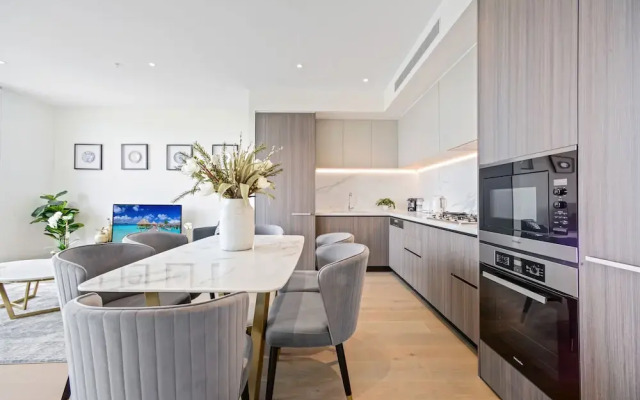 HomeHotel-Stunning High Rise Apt with Sweeping View