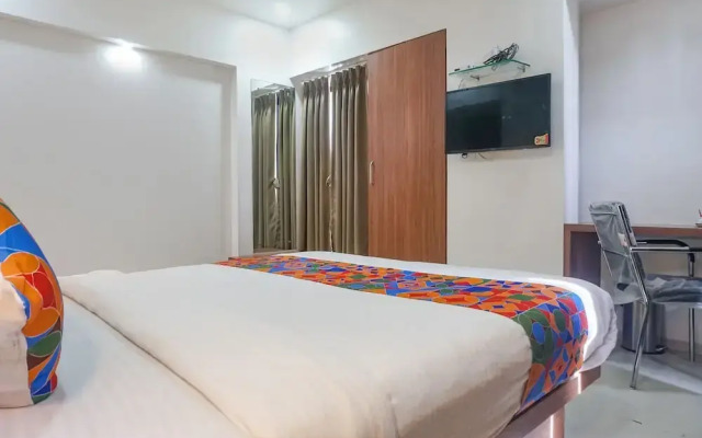 Fabhotel Emersion Residency