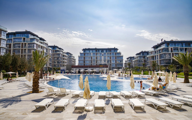 Polo Residences  (Sea Breeze Resort)