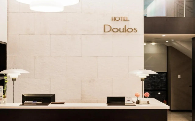 Doulos Hotel