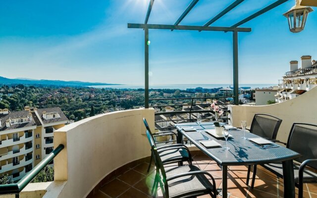 SAA-Great 2 bed apt 10 min walk to Puerto Banus