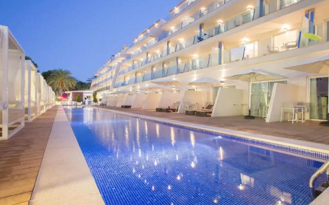 Mar Hotels Playa de Muro Suites