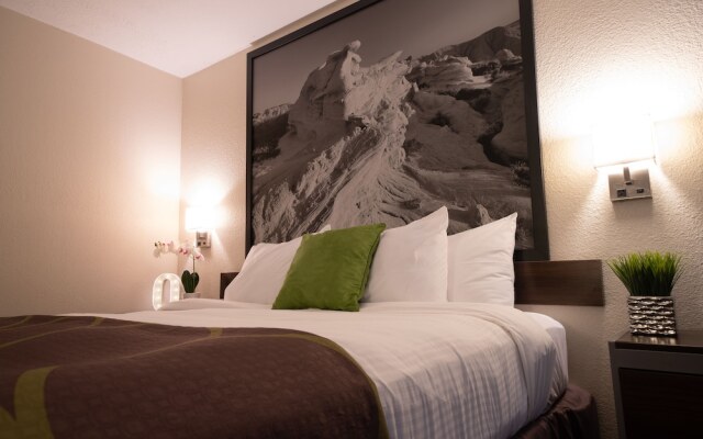 Econo Lodge Downtown Omaha