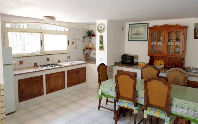 Apartment With one Bedroom in Fontane Bianche, With Wonderful sea View, Enclosed Garden and Wifi - 100 m From the Beach
