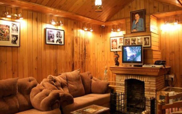 2 BR Rustic hut in Fagu, Shimla, by GuestHouser (912C)
