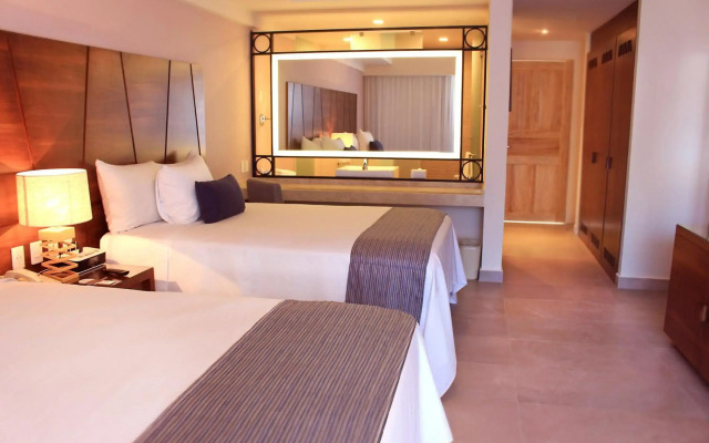 Crown Paradise Golden Puerto Vallarta All Inclusive