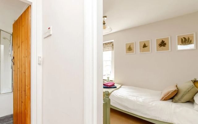 3 Canalside Cottages