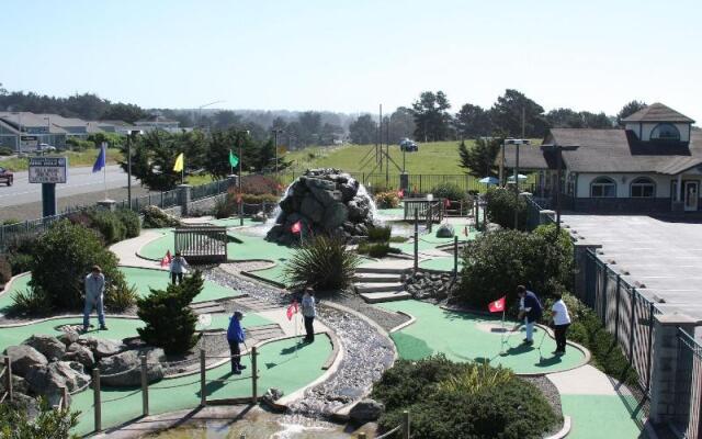 Emerald Dolphin Inn & Mini Golf