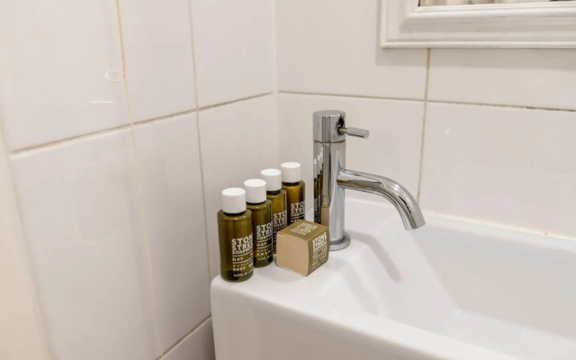 Gorgeous Putney Flat