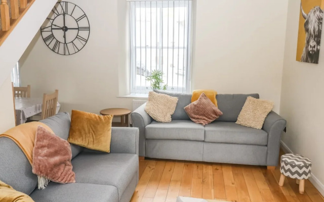 1 Greenswood Court
