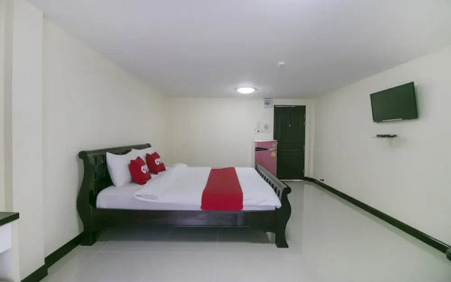 OYO 75390 Sunee Place Hotel