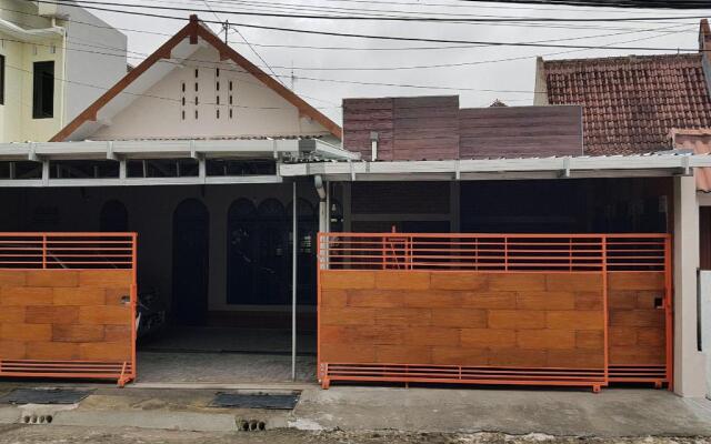 OYO 90095 Indah Homestay