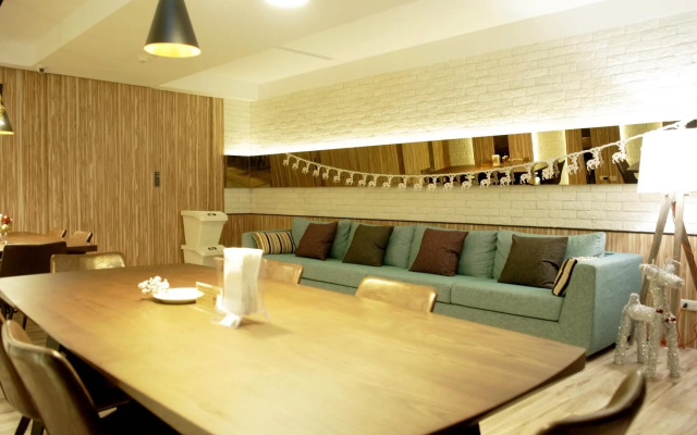 Poshpacker Hotel