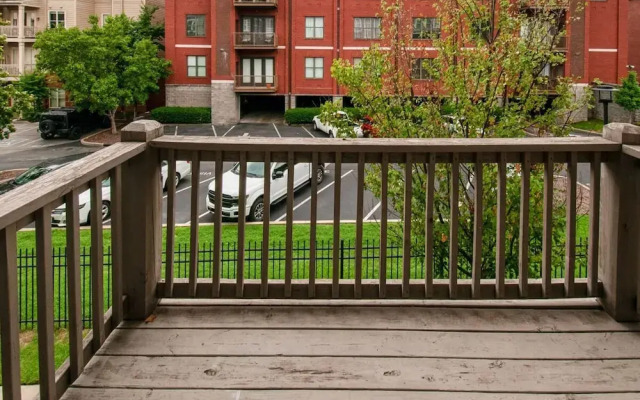 Close to the Gulch - Book Today