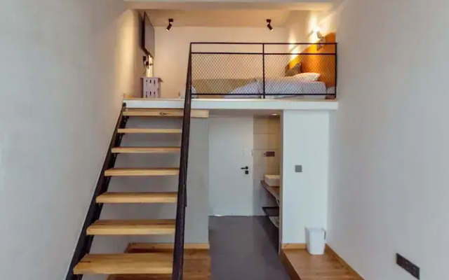 Hometown Voice · Stay at Vista Designer's Garden