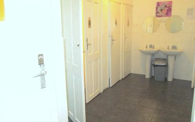 RMA Hostel-Accommodation