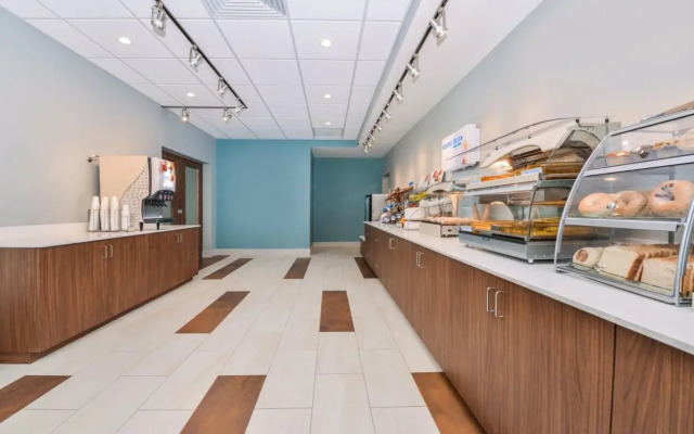 Holiday Inn Express & Suites Chadron by IHG