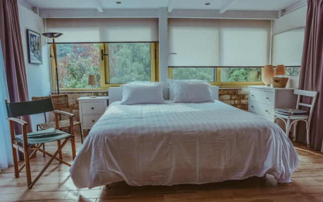 Regina's Apartments