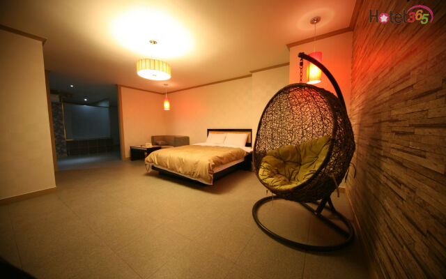 Chuncheon Myeongdong Hotel