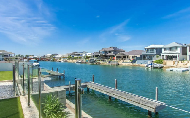 Deluxe Living in Mariners Cove