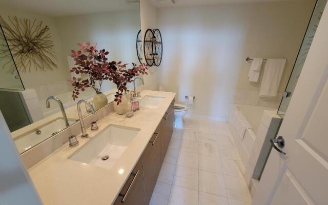 2br2bd, Downtown, Cal King