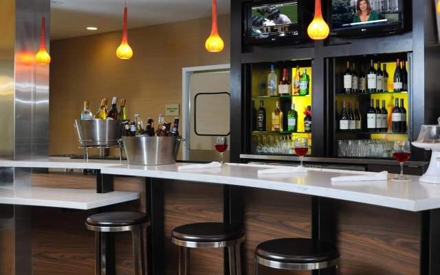 Courtyard by Marriott Houston Hobby Airport