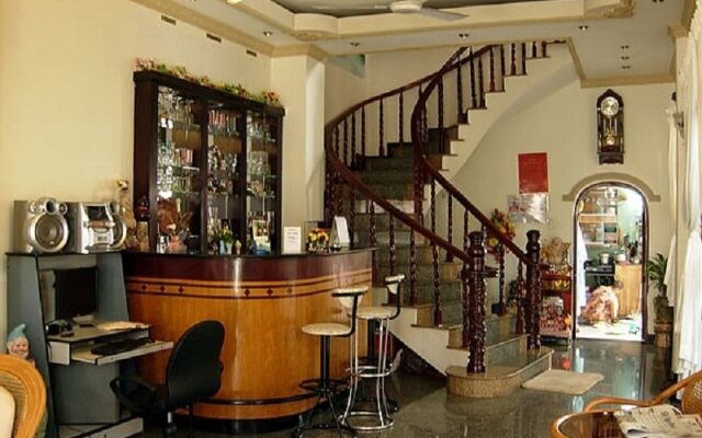 California Guest House