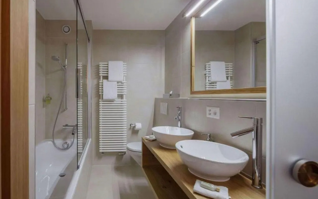 Swiss Alpine Hotel Allalin