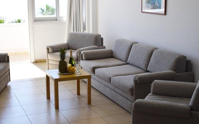Sun Hall Beach Hotel Apts.