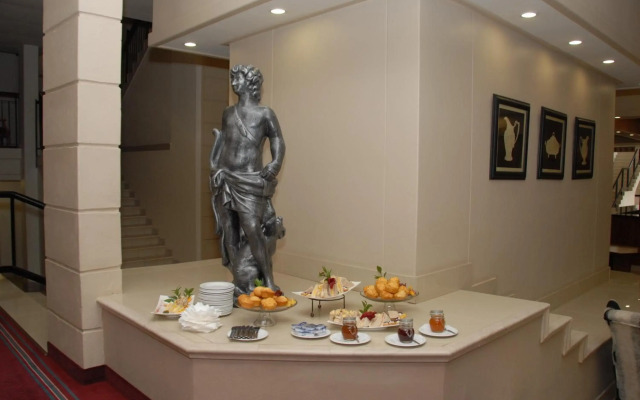Apollo Hotel
