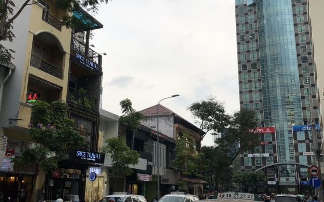 Tan Hoang Long Hotel